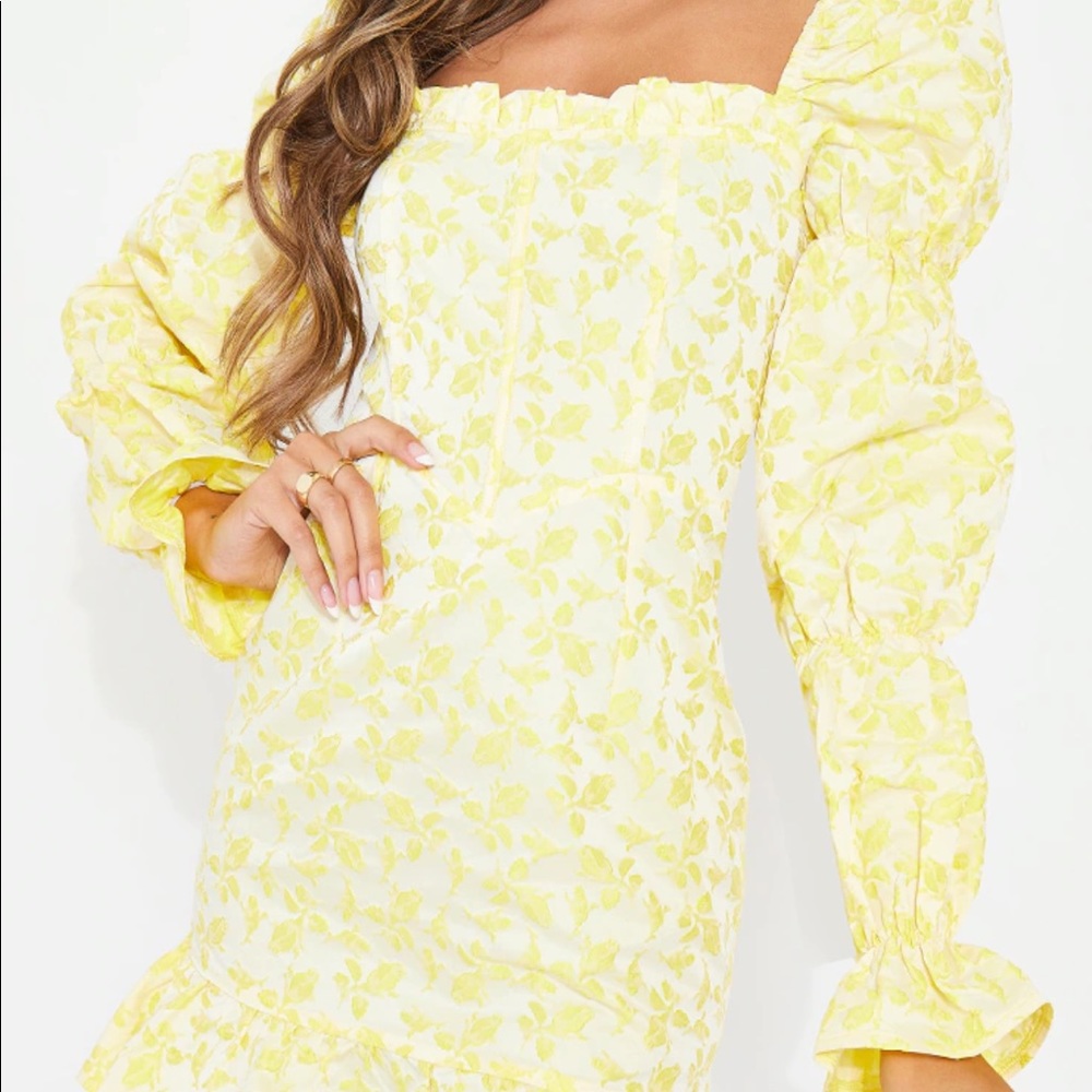 Pretty Little Things Yellow Jacquard Corset Detail Puff Sleeve Bodycon Dress
